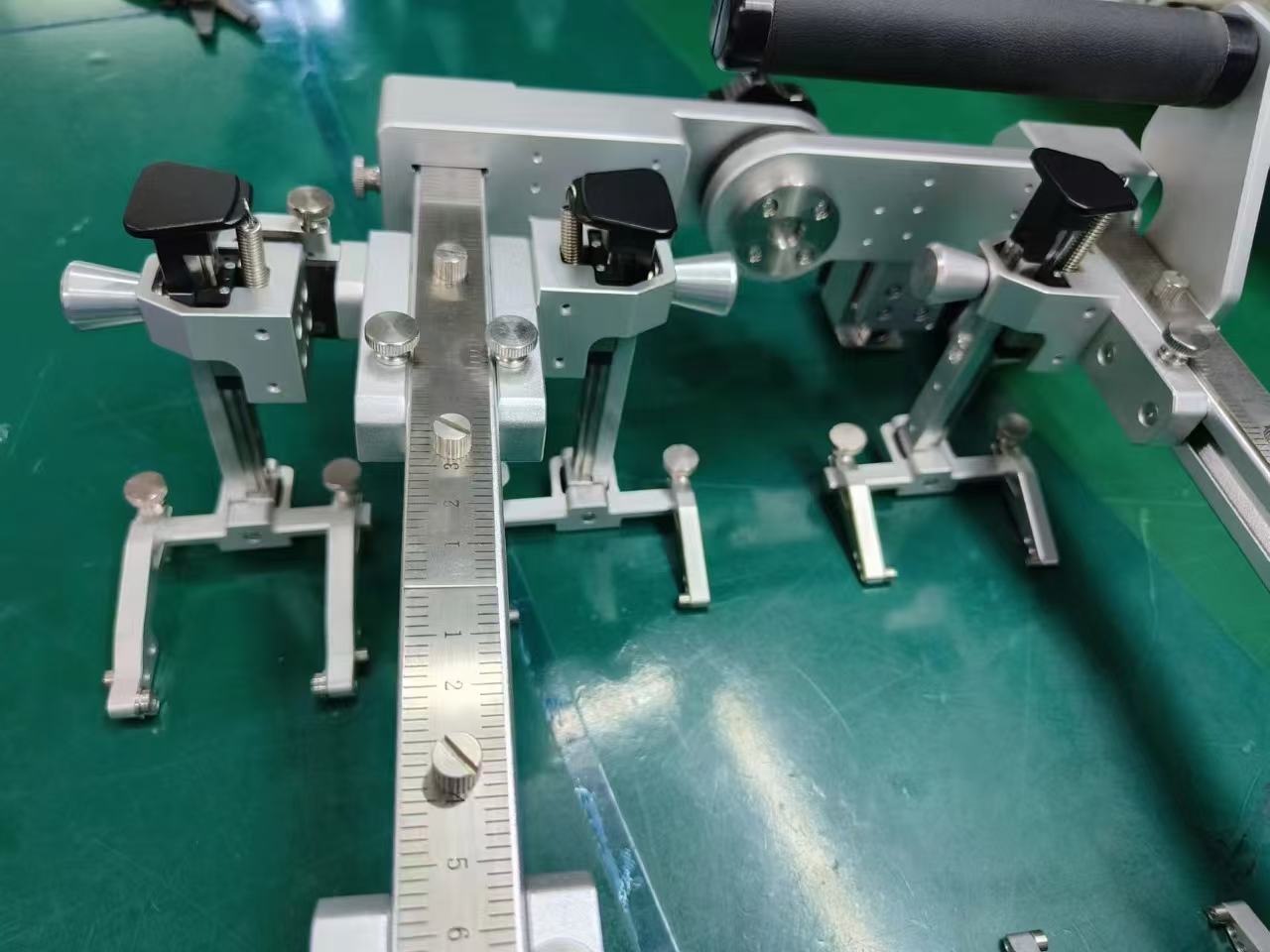 R61 clamping view thumbnail